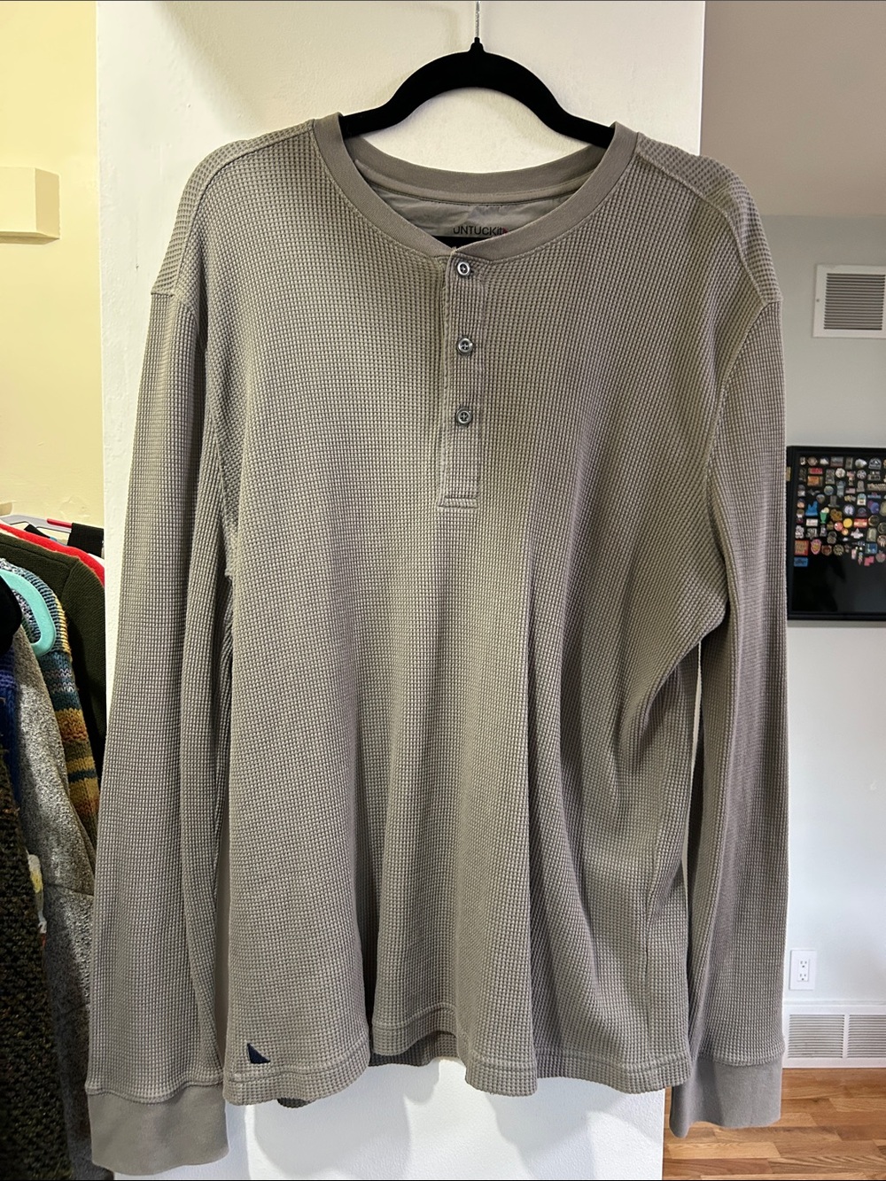 UNTUCKit Men's Long-Sleeve Waffle Henley - Taupe